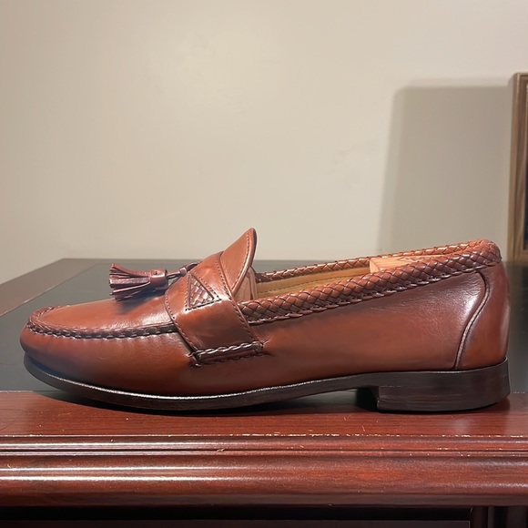 Allen Edmonds Maxfield tassel loafers, size 9D color brown. - Picture 3 of 9